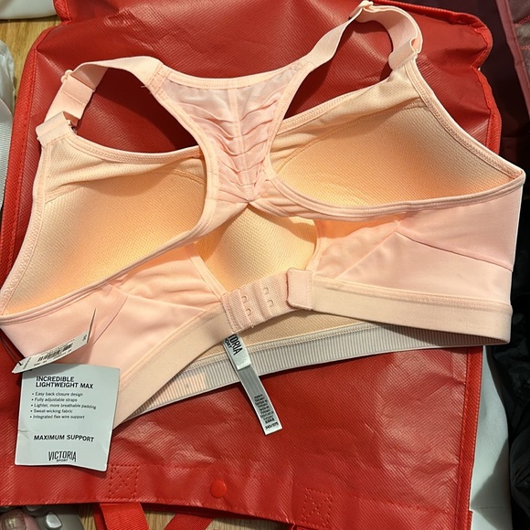 Victoria’s Secret sports bra 34D - Picture 7 of 7